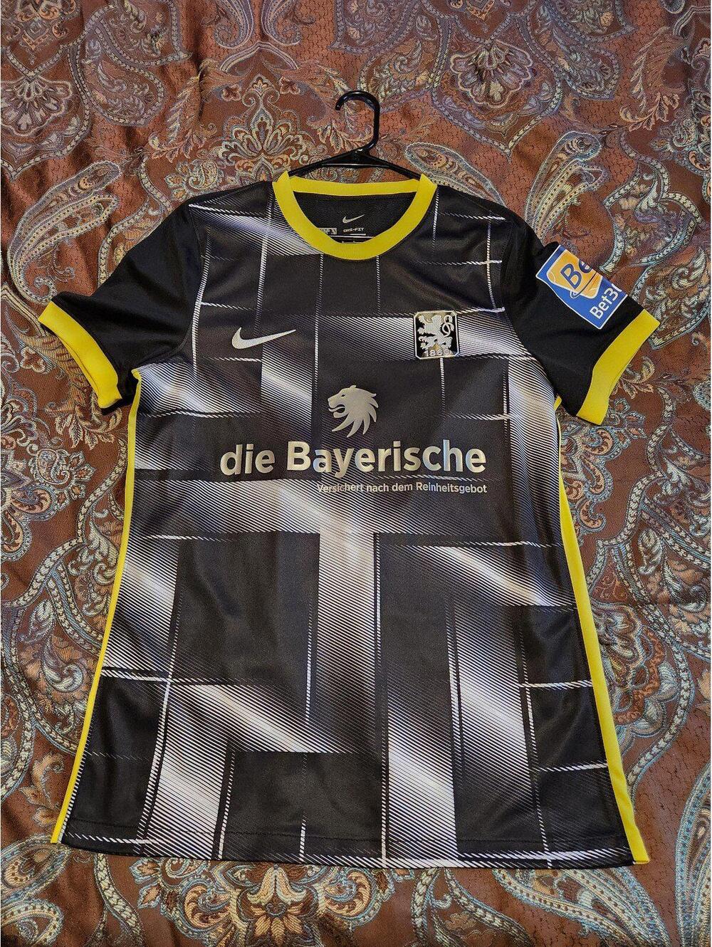 TSV 1860 Munich Munchen 2022/2023 Germany Away Soccer Jersey Size M